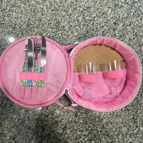 NWOT Lilly Pulitzer Picnic Bag - Picture 5 of 6